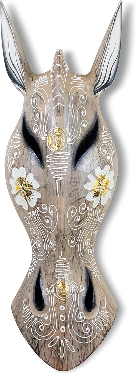 G6 Collection Wooden Whitewashed Giraffe Wall Decor