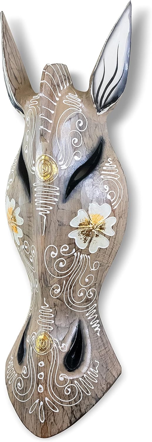 G6 Collection Wooden Whitewashed Giraffe Wall Decor